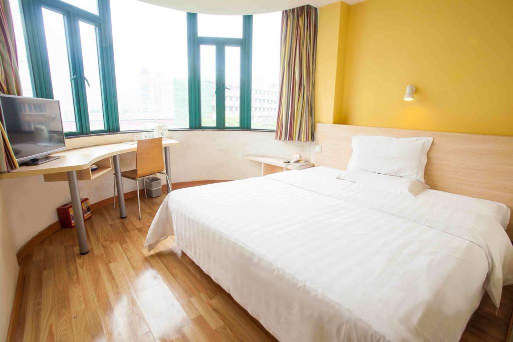 7Days Inn Zhuhai Hengqin Changlong Wanzai Port חדר תמונה